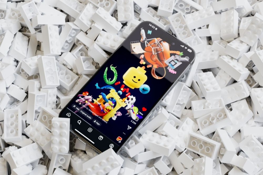Nike x Lego - phone in lego bricks