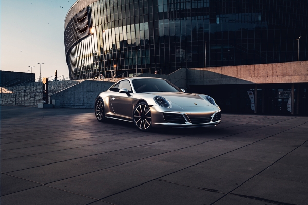 Porsche 911 Carrera by Toby Lee