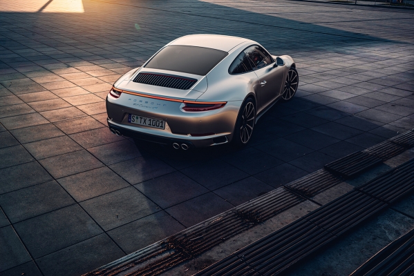 Porsche 911 Carrera by Toby Lee