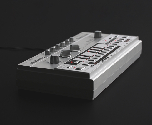 Techno Machines - Roland TB-303 by Uurge Studio